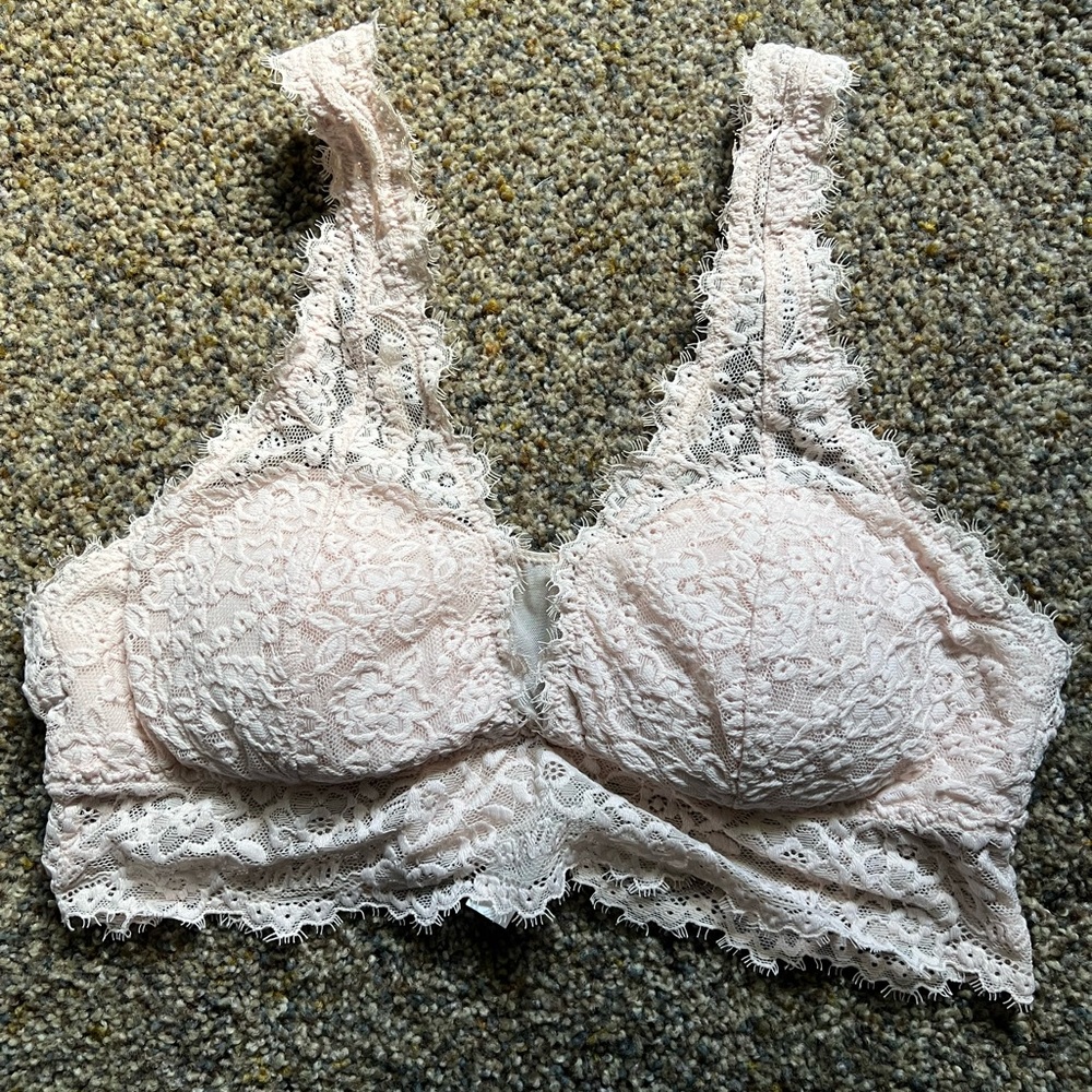 Elegant Lace Bra in Pink (with adjustable straps)